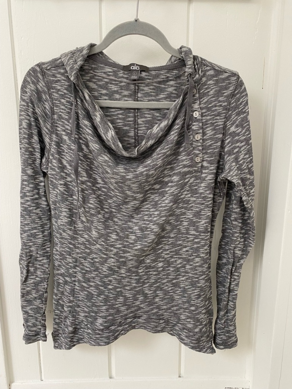 ALO Yoga Gray Heathered Long Sleeve Hooded Top